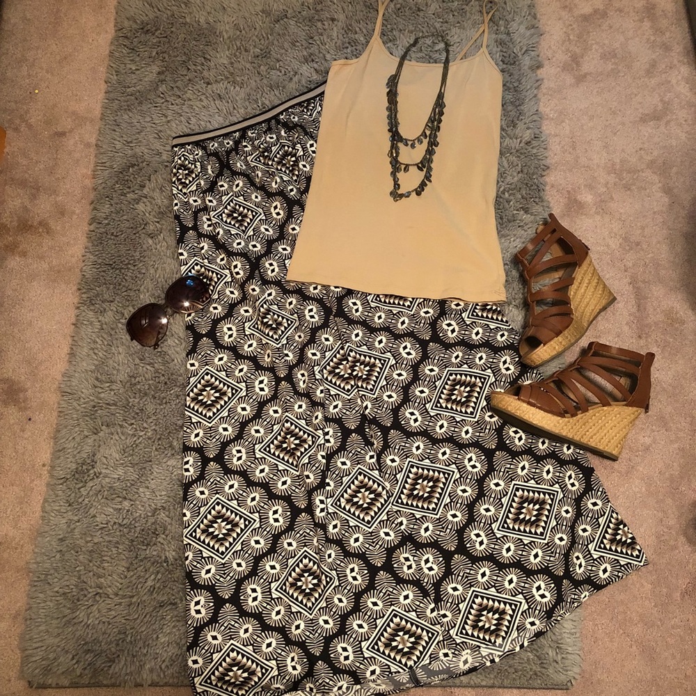 ☀️XS Boho Maxi Skirt☀️